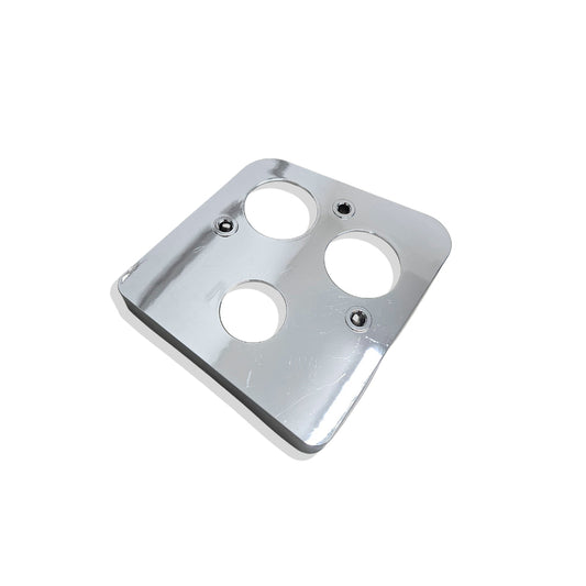 Supporto faro posteriore sinistro cromato per Citroën 2CV, vista dettagliata con fori di fissaggio e finitura lucida A928 Autogarage73